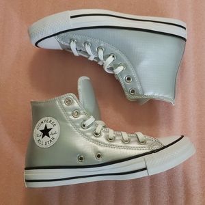 Converse, women, shoes, silver, white, black.